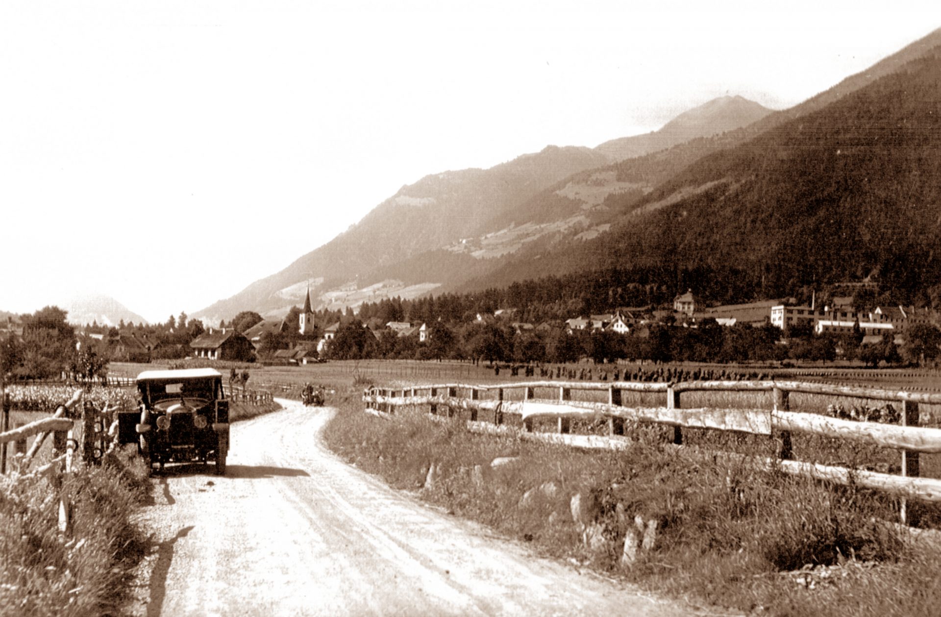 alte Ortseinfahrt im Osten